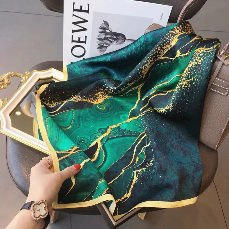 Silk Neck Scarf - 70x70cm Frauen Schal Seide Gefühl Haar