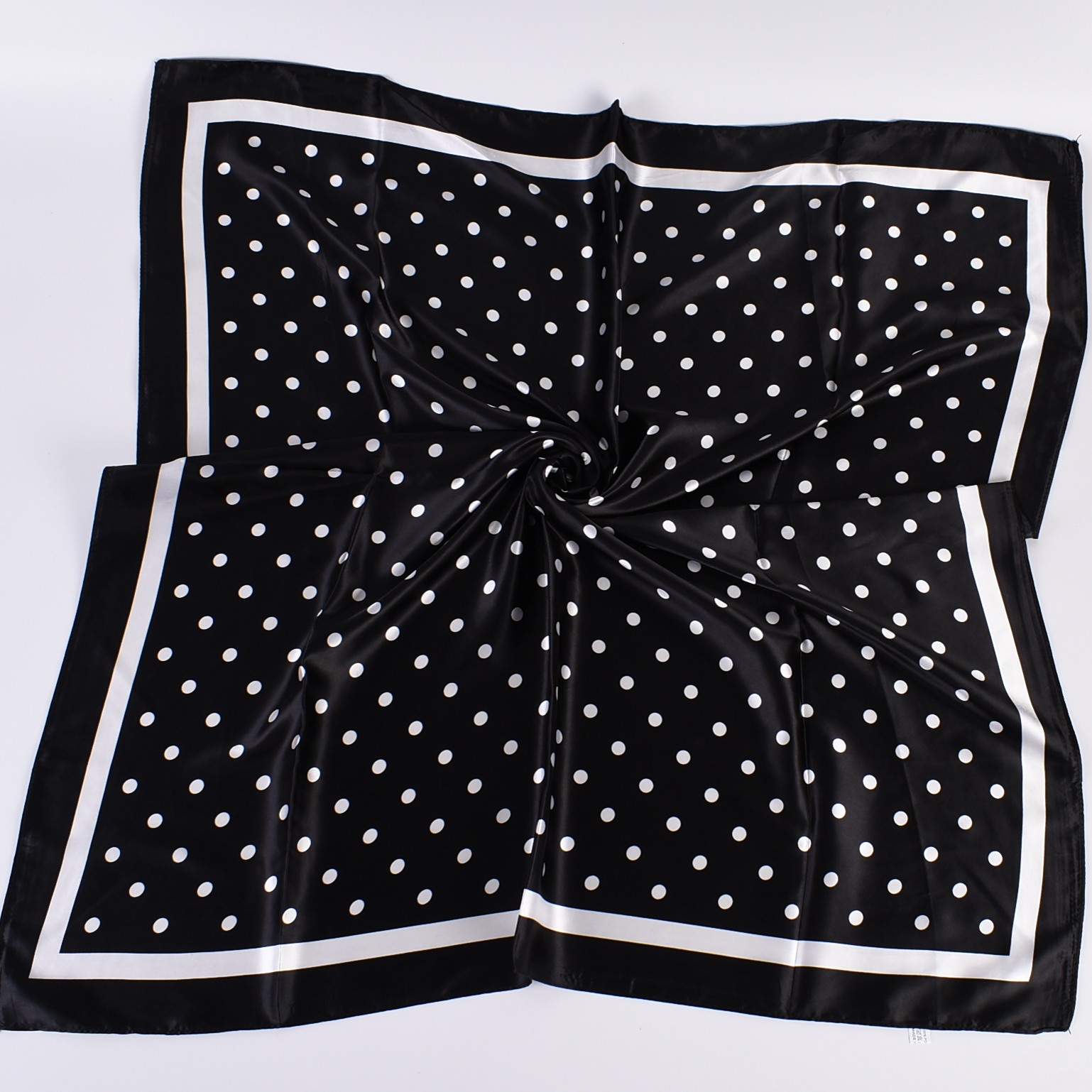 Sommer neuer modischer Tempera – Scarf Silk Square Bewertung und Preis