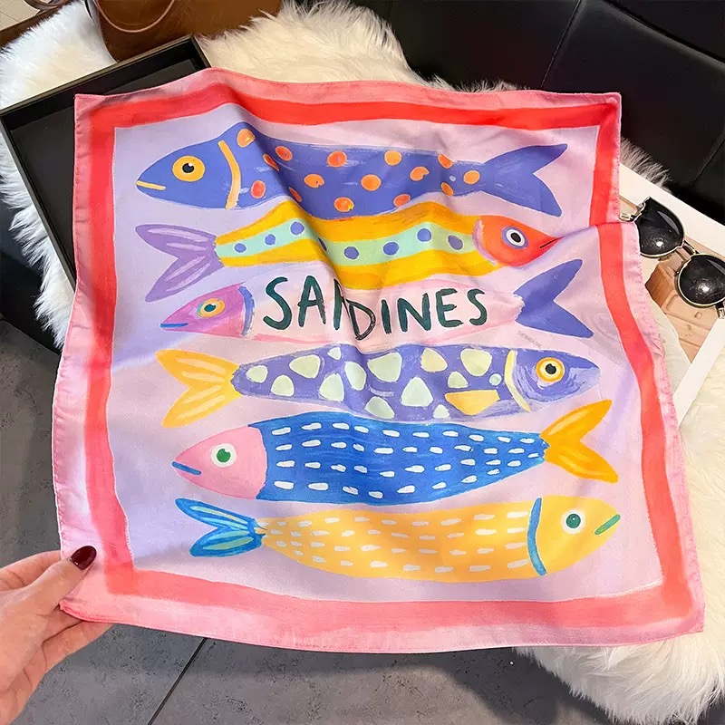 Modische Fischmuster Quadratis – Silk Neck Scarf Bewertung und Preis